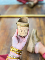 Corkys Who Knew - Tan