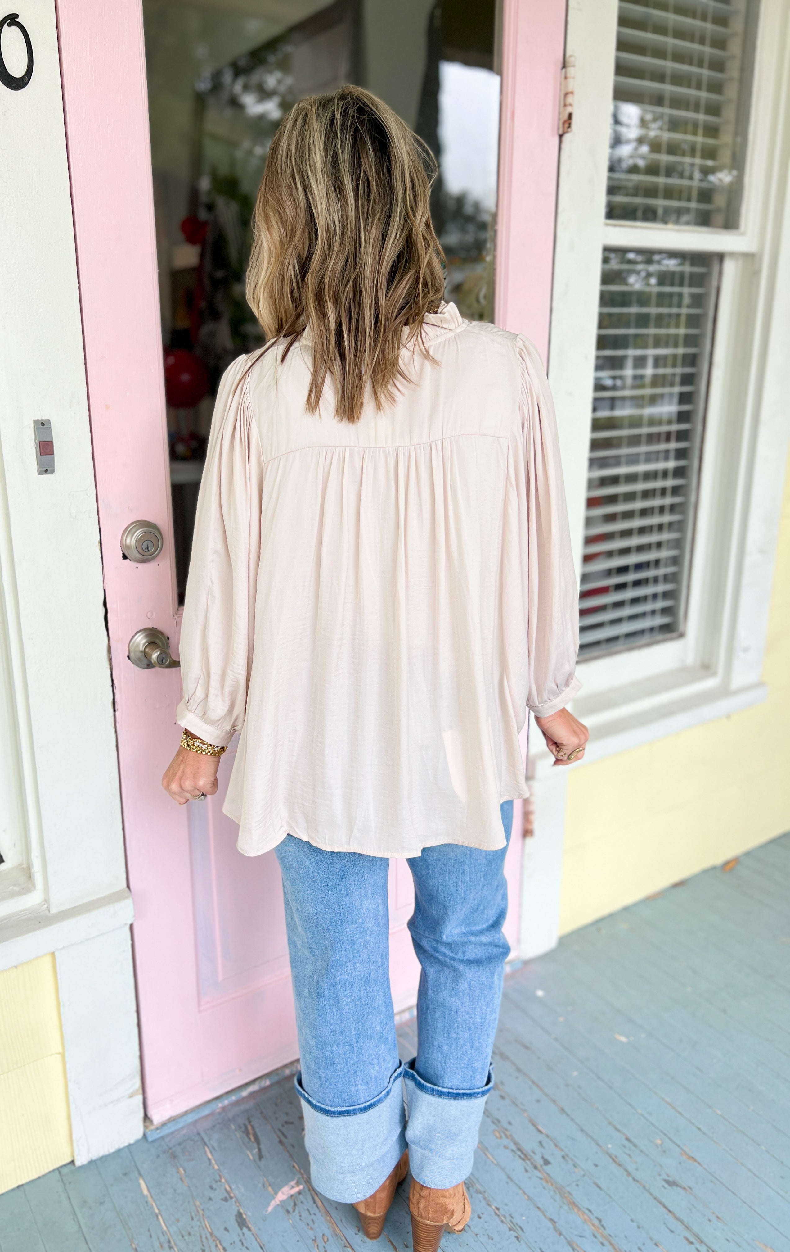 Right On Cue Peasant Style Top - Oyster