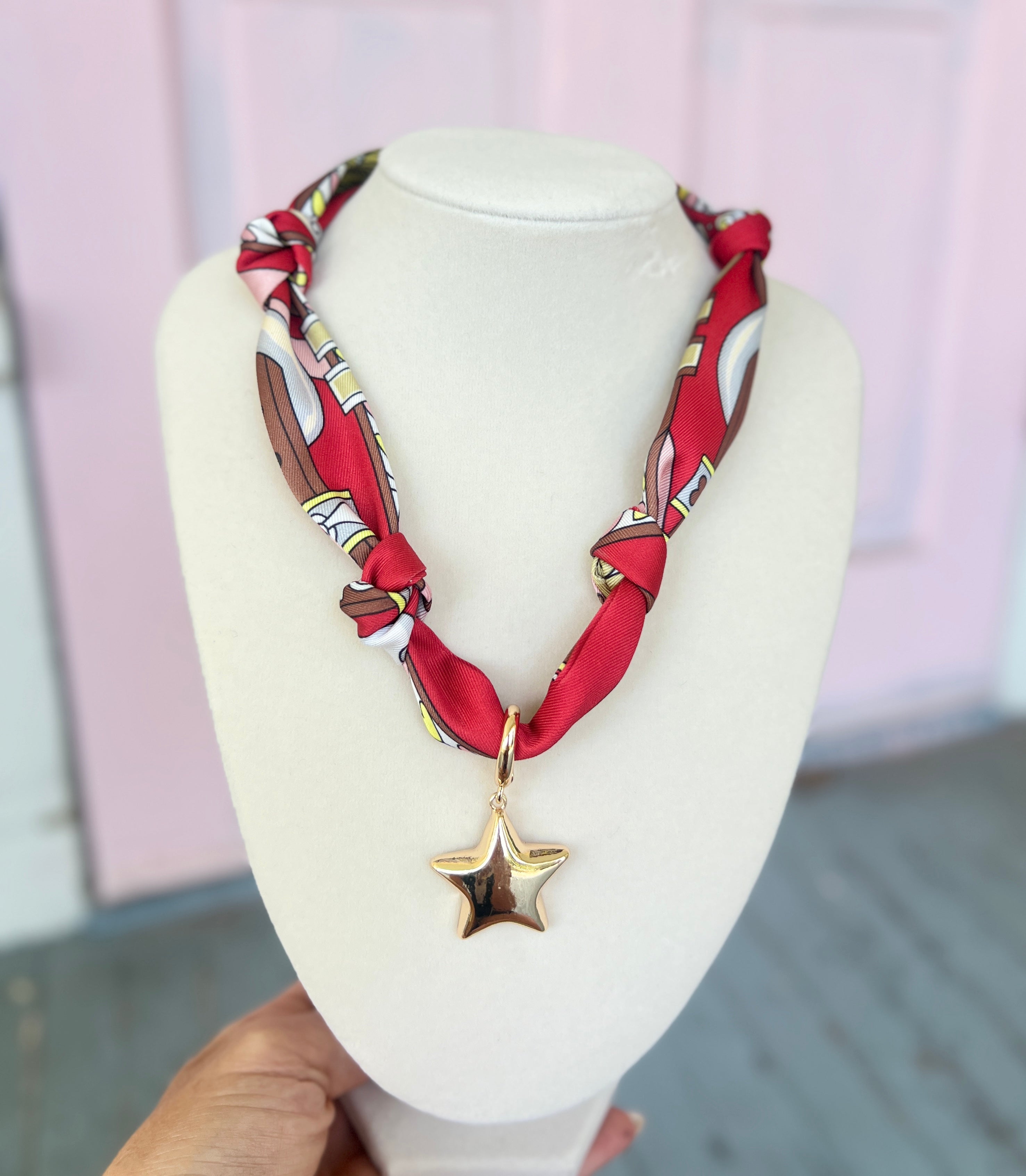 Bellatrix Puffy Star Scarf Necklace - Red/Lt.Pink/Brown