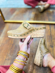 Corkys Who Knew - Tan