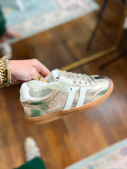 Corkys | Heads Up - Gold Metallic