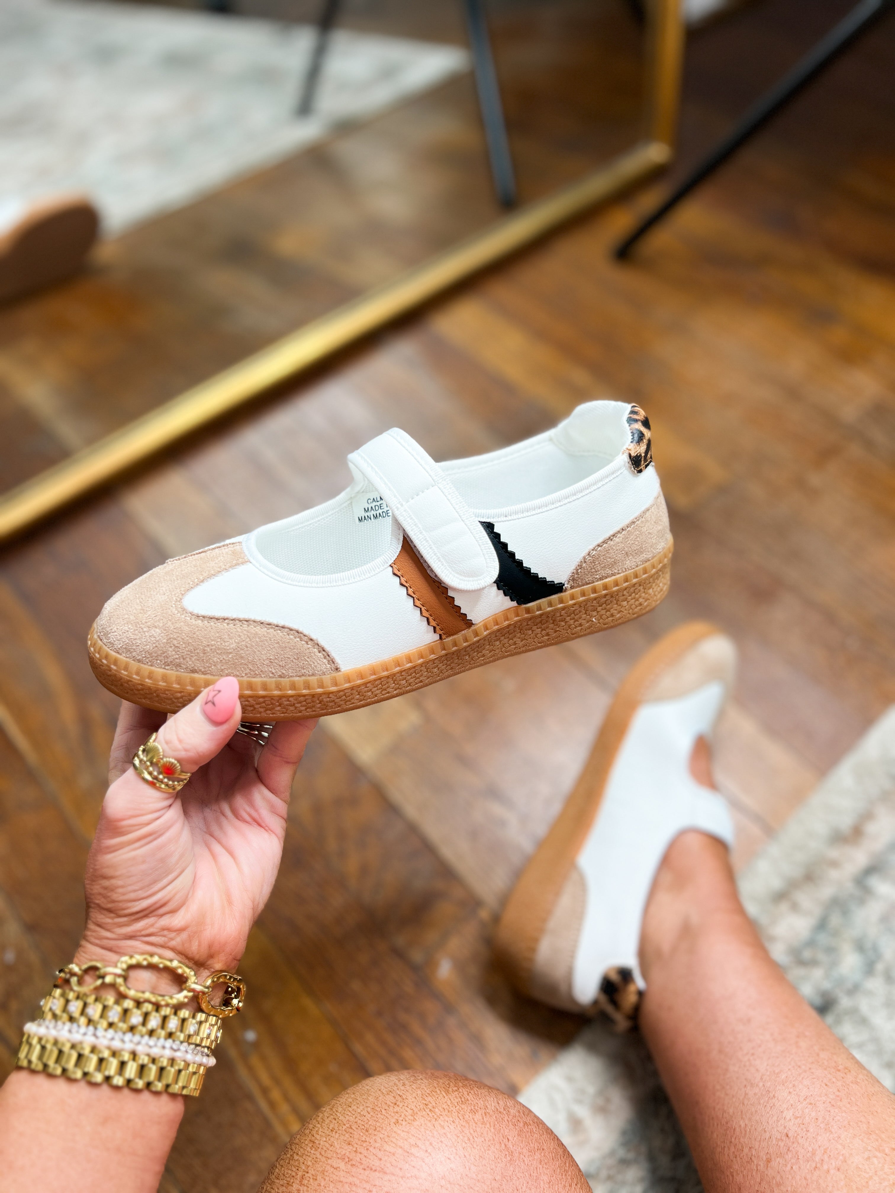 Corkys | Calm Down - Sand