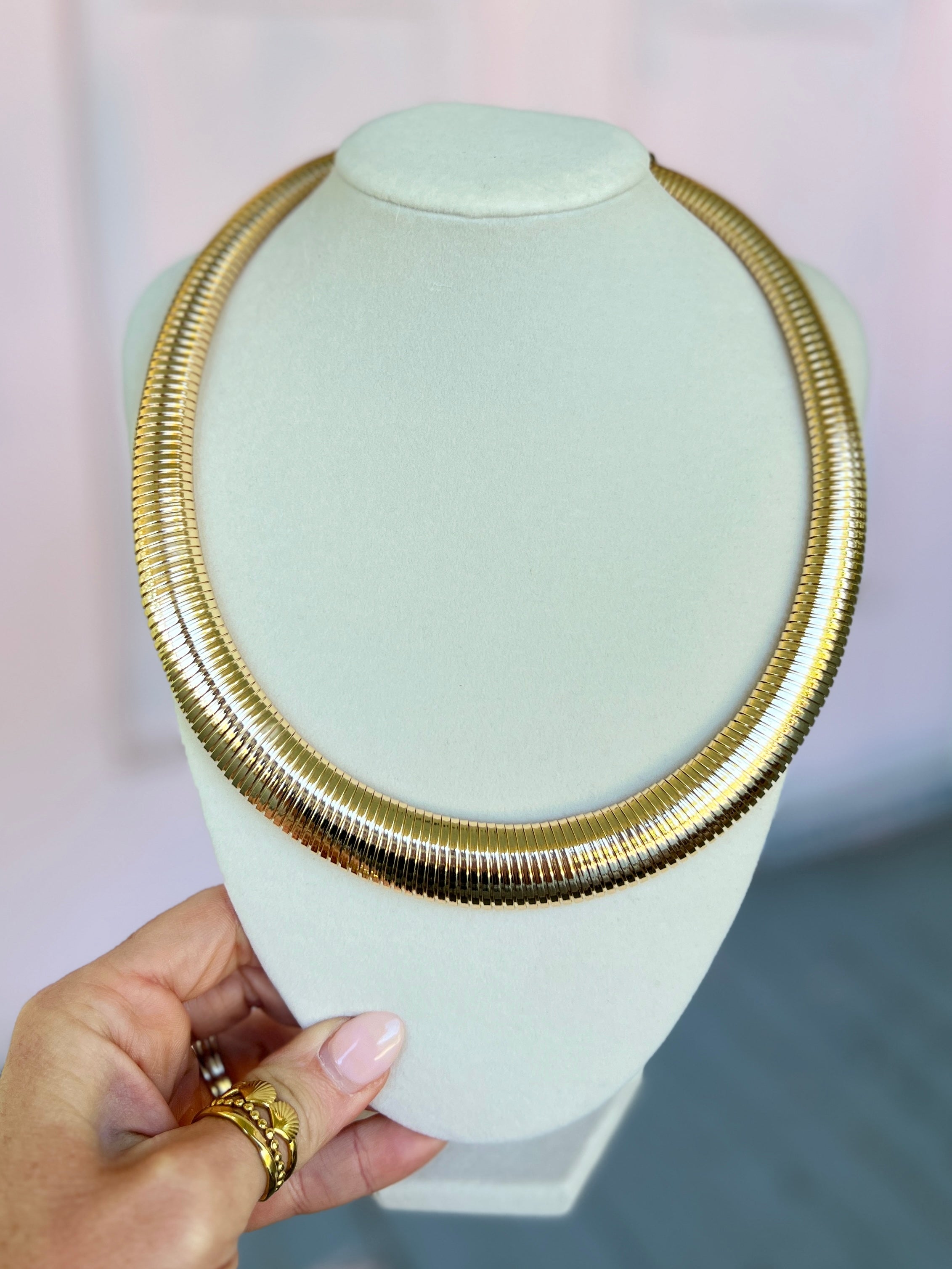 Graduated Omega Necklace