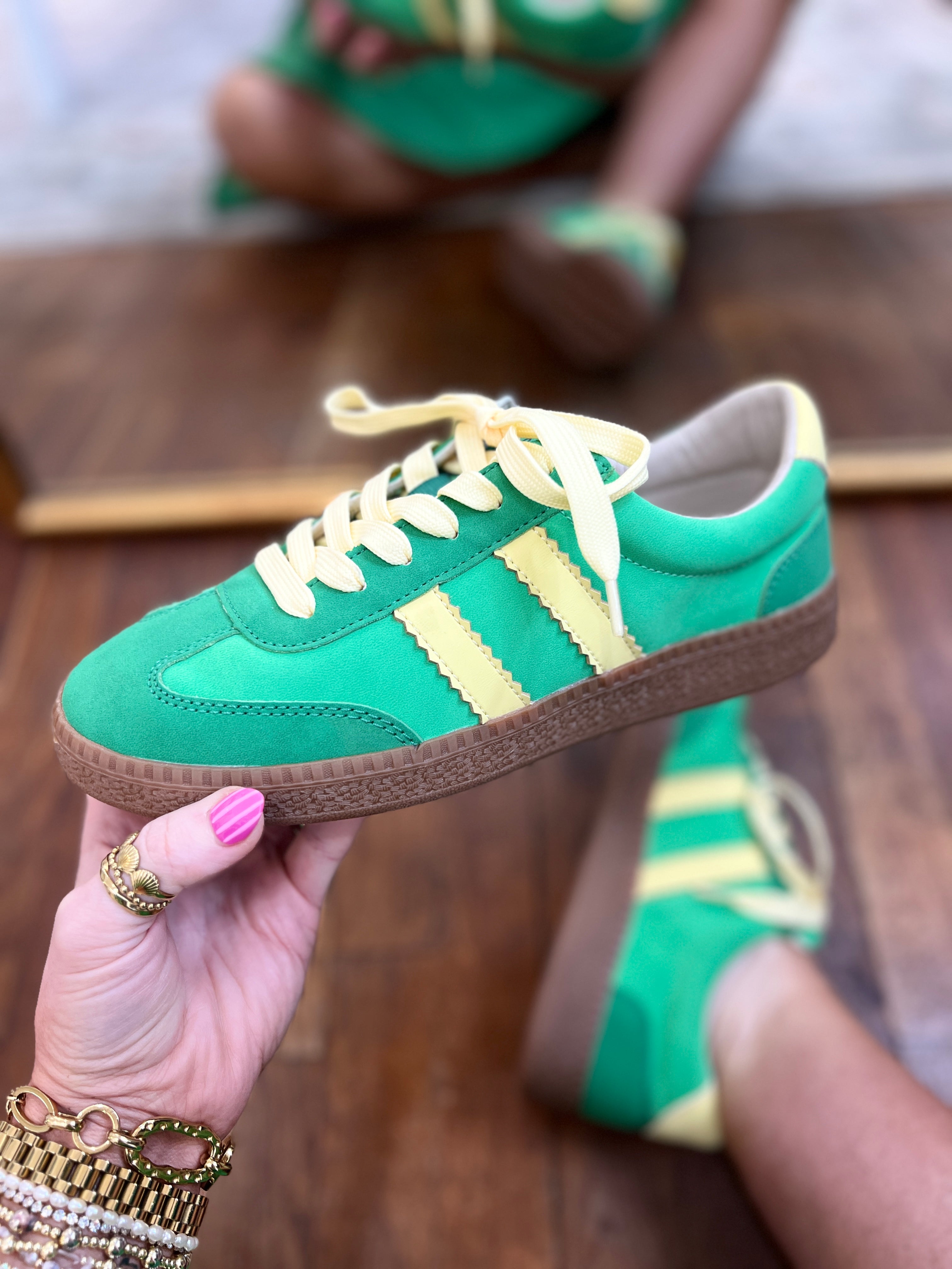 Corkys | Heads Up - Green