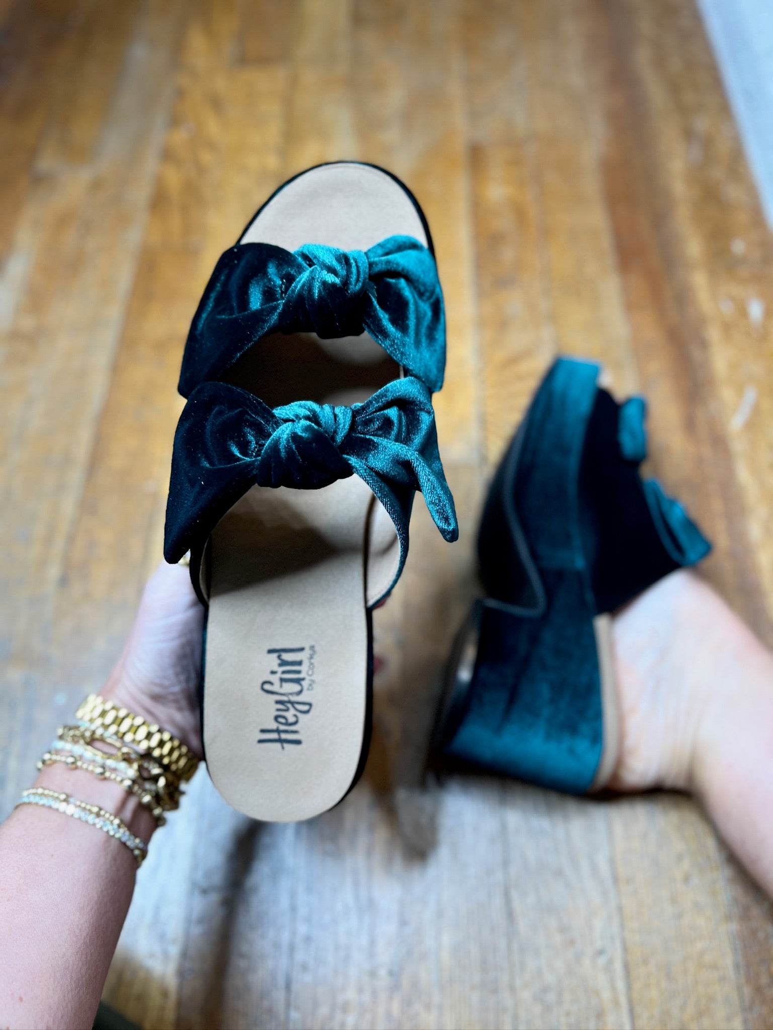 Corkys| Put A Bow On It - Evergreen Velvet