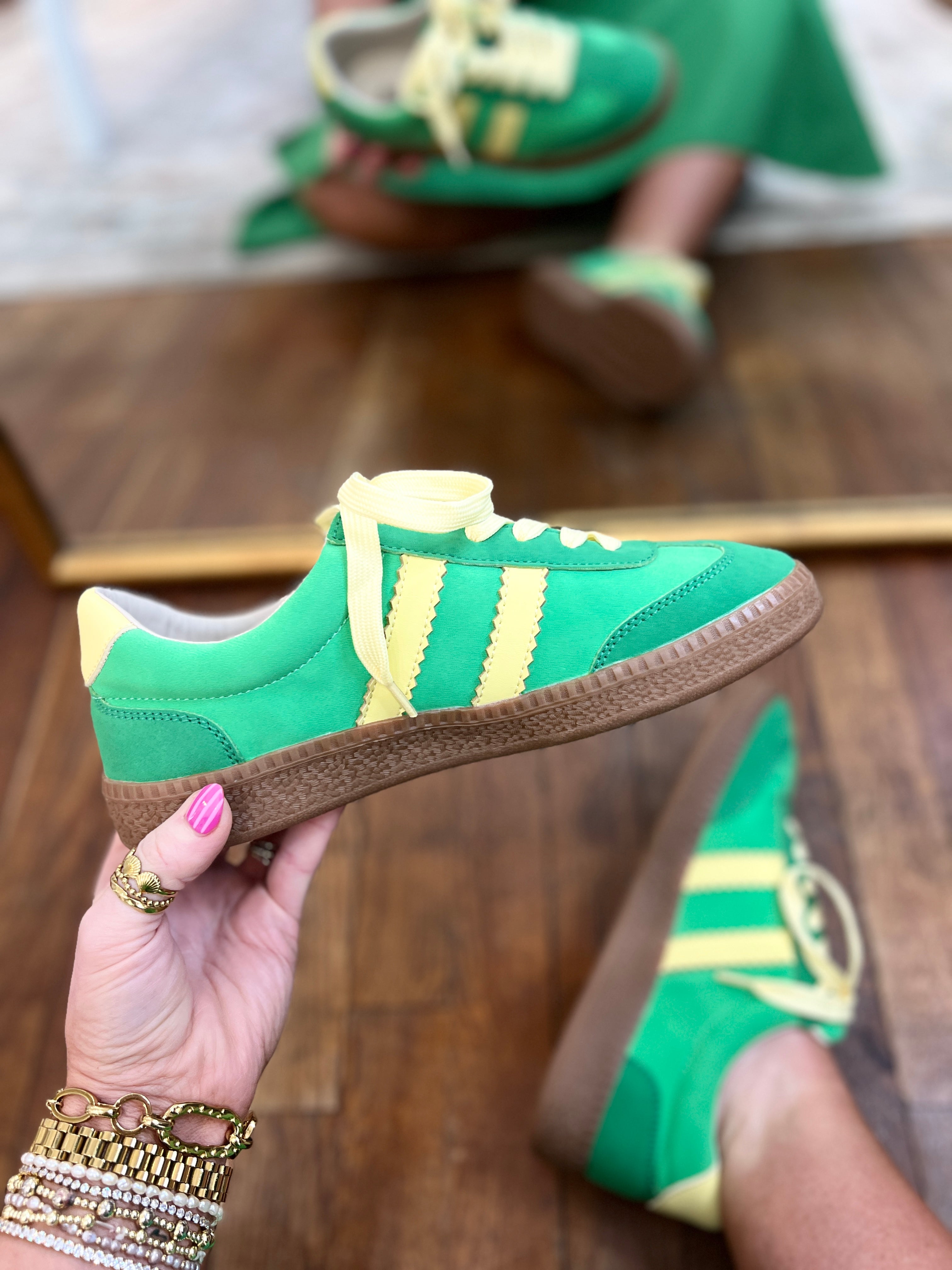 Corkys | Heads Up - Green