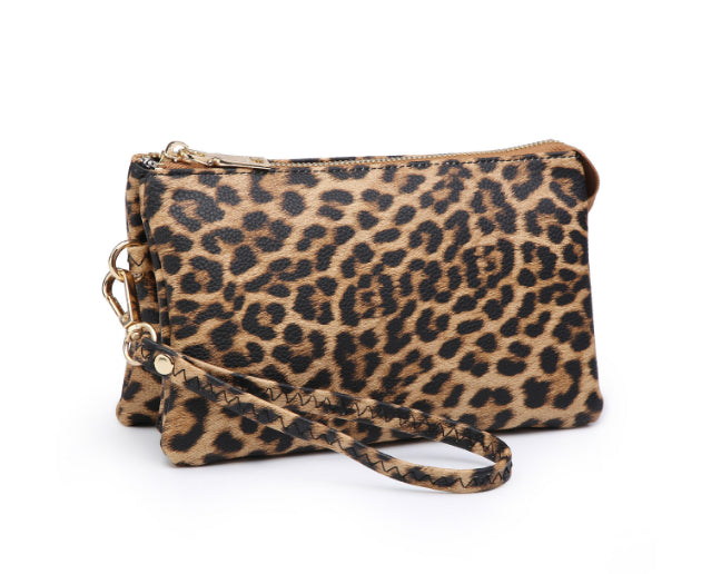 Riley Crossbody/Wristlet-Leopard