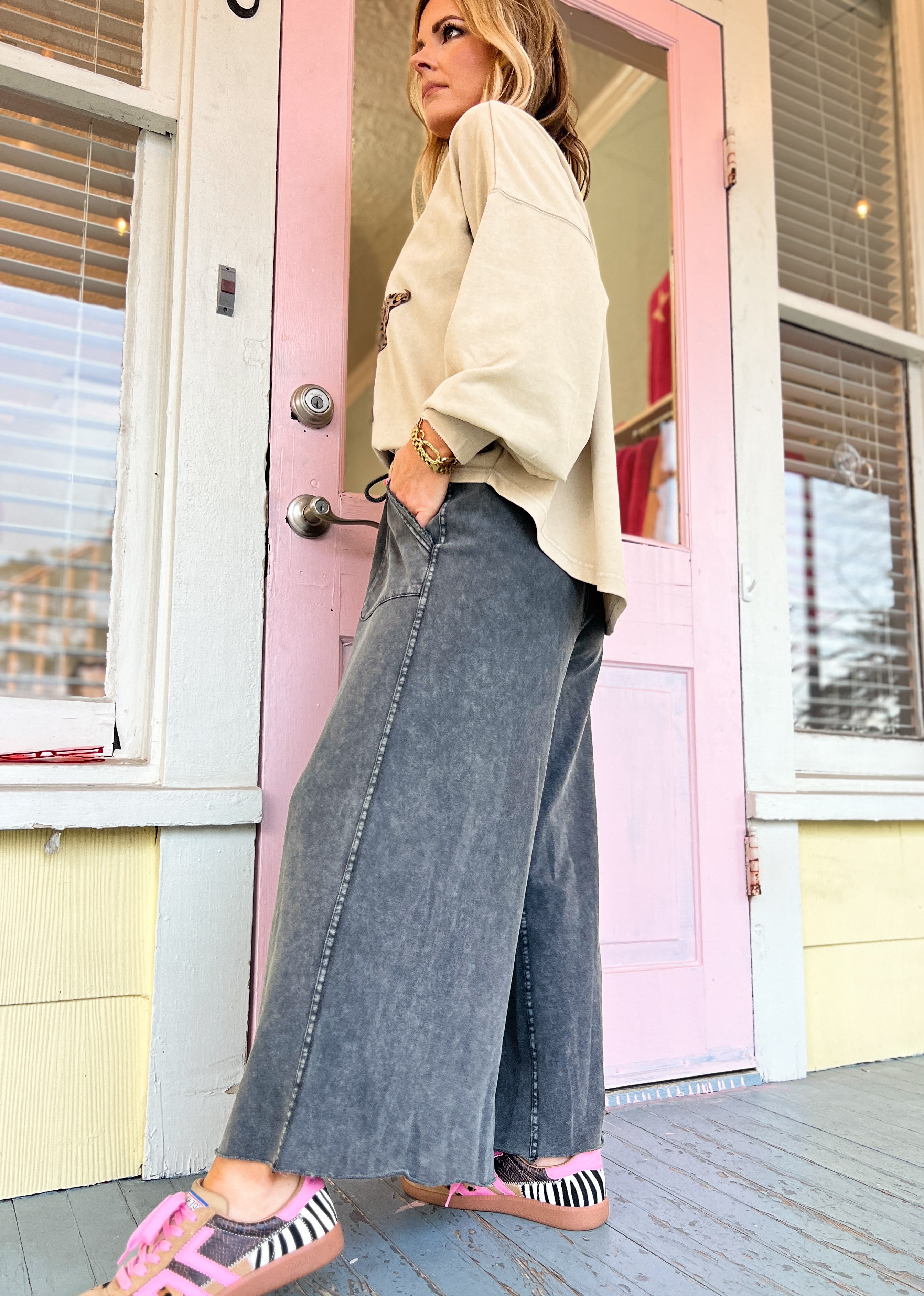 Feeling Spontaneous Wide Leg Pants - Black