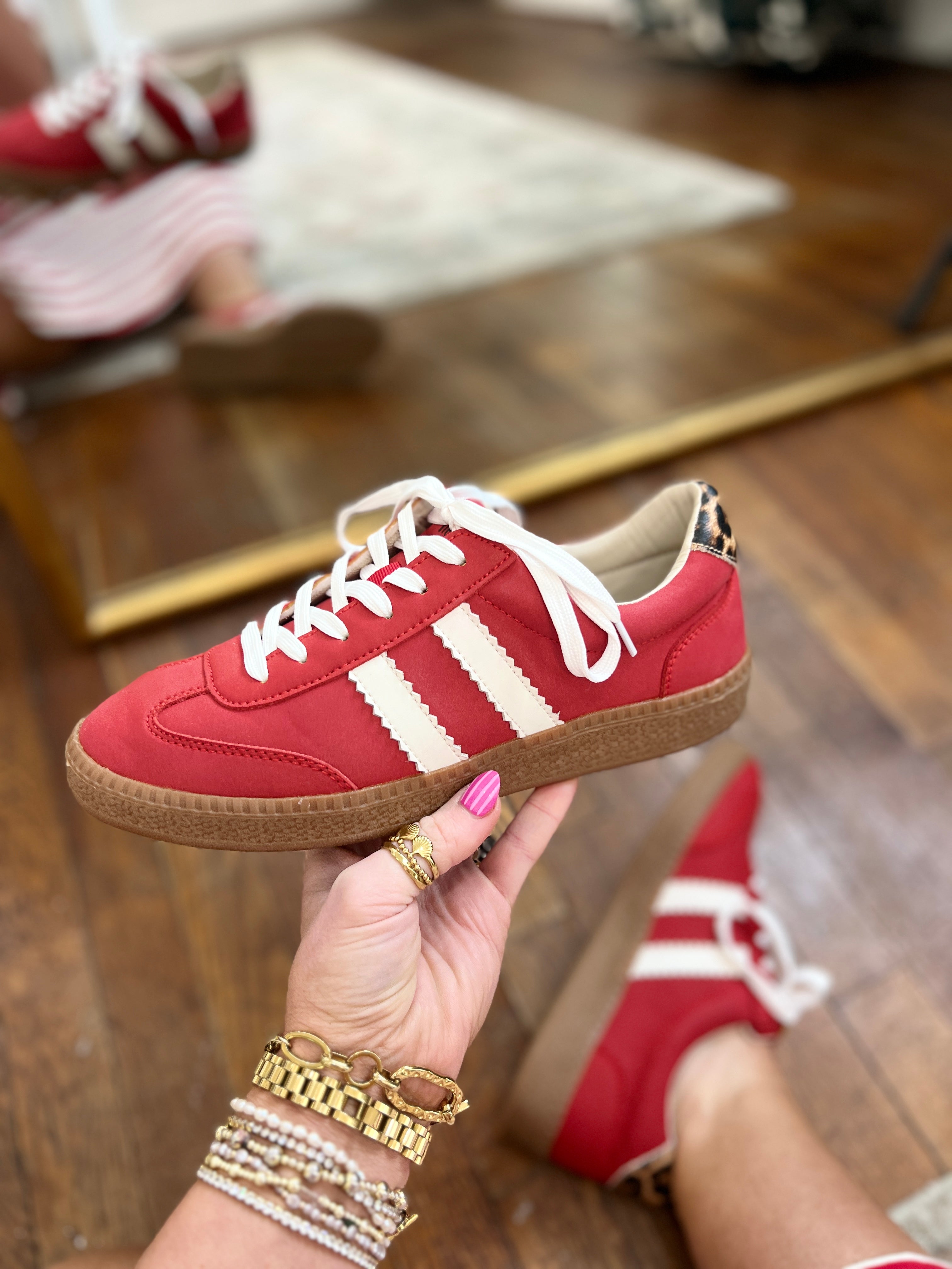 Corkys | Heads Up - Red