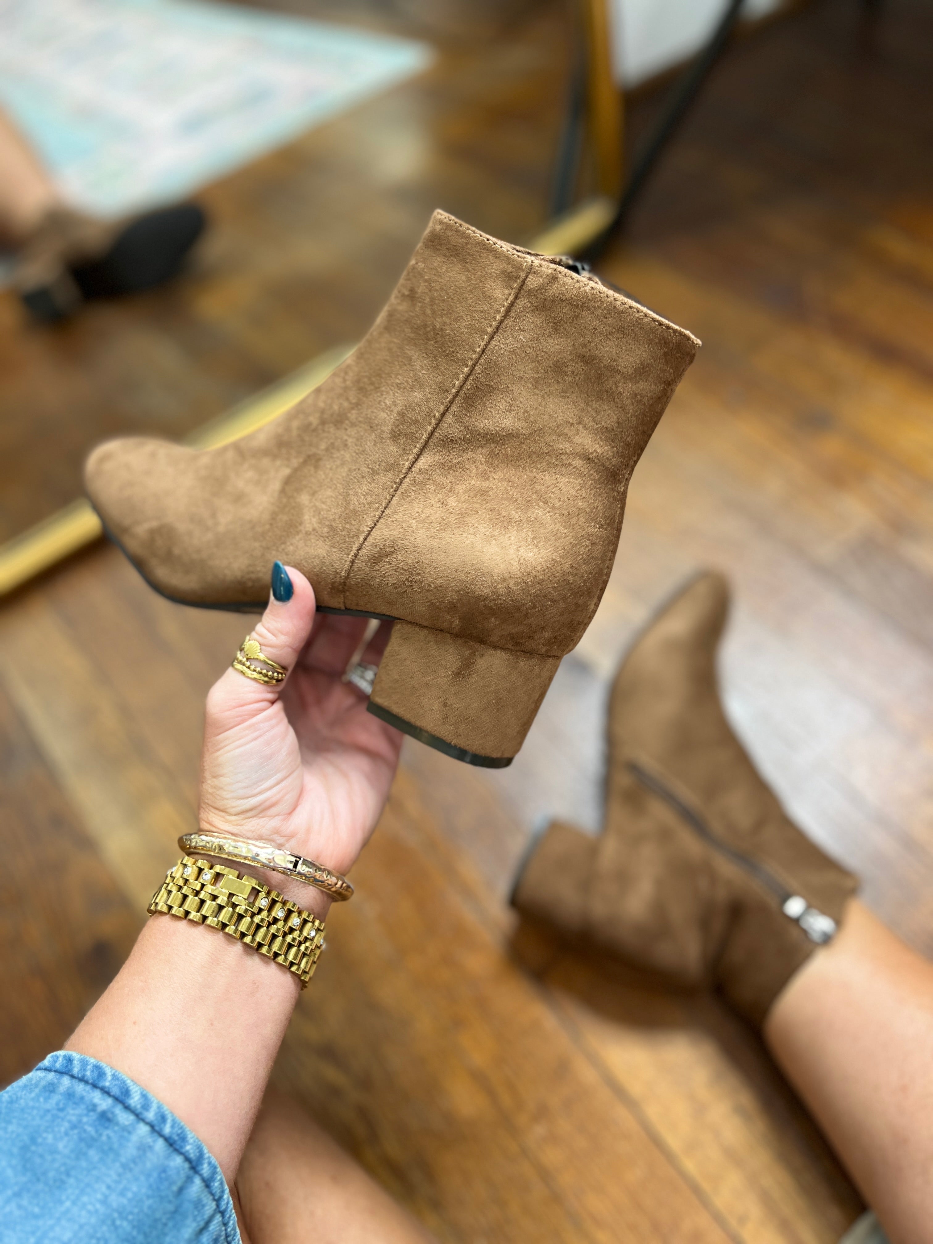 Corkys| On The Down Low -Chestnut