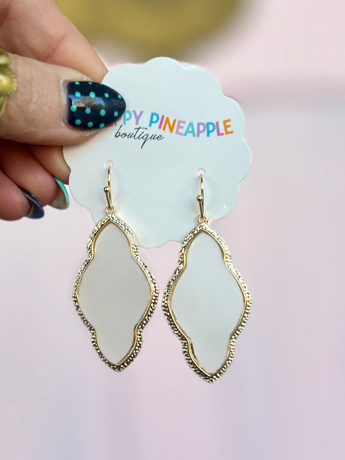 Shell Arabesque Drop Earrings - Cream/Gold