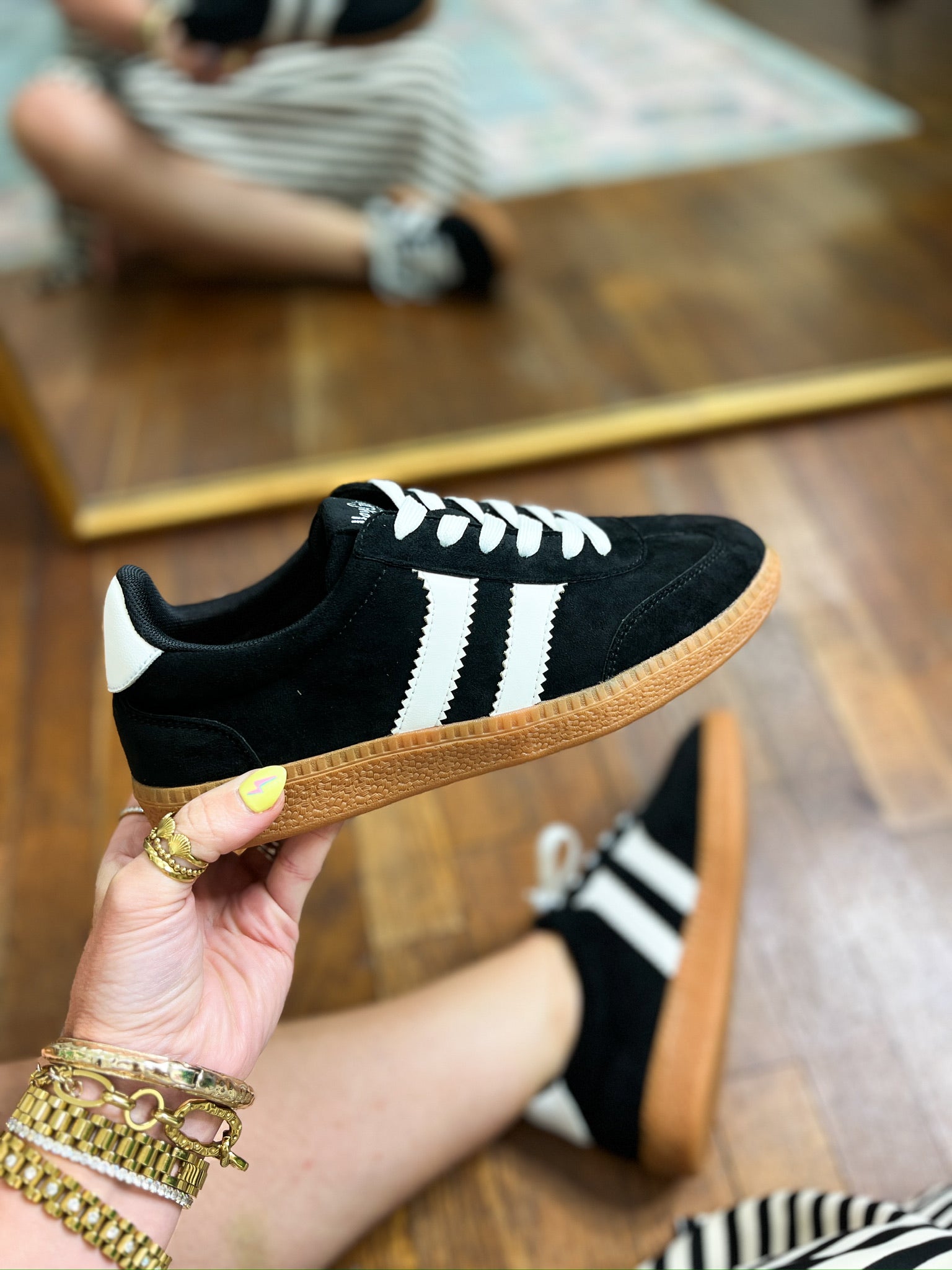 Corkys | Heads Up - Black