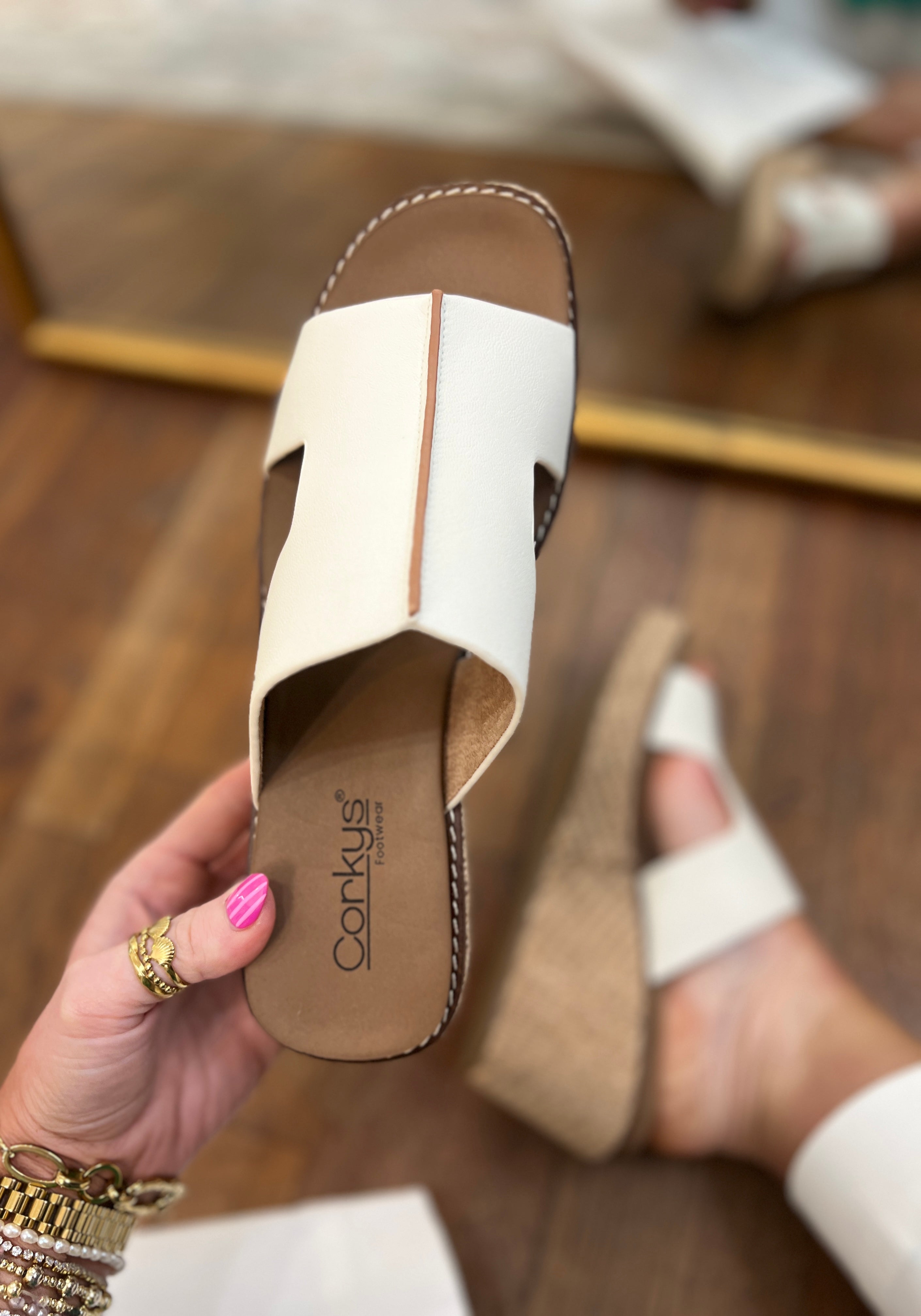 Corkys | Kiss N Tell Wedge - White