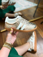 Corkys | Heads Up - Gold Metallic
