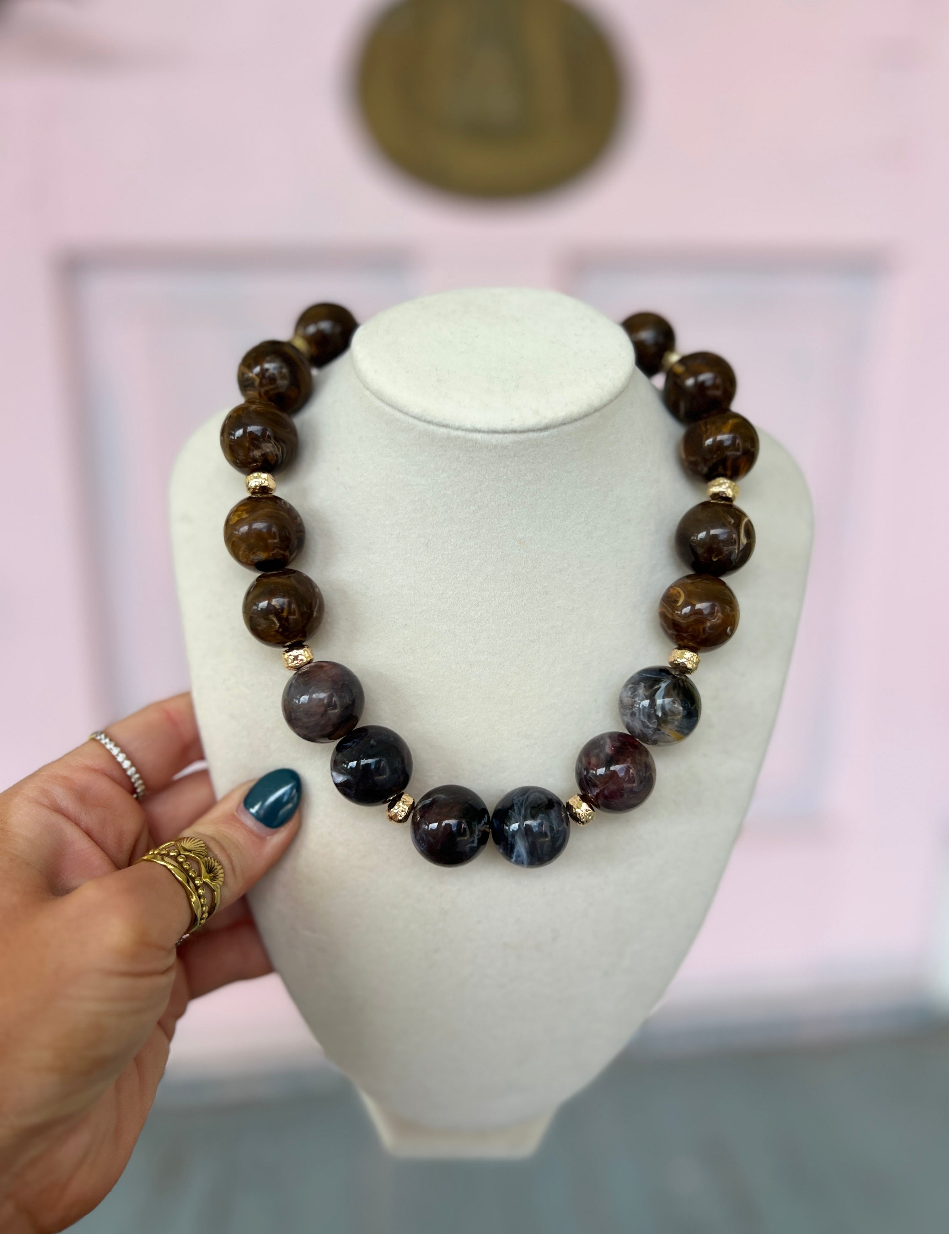 Two-tone acrylic bead necklace with large ball beads, tortoise and dark gray mix