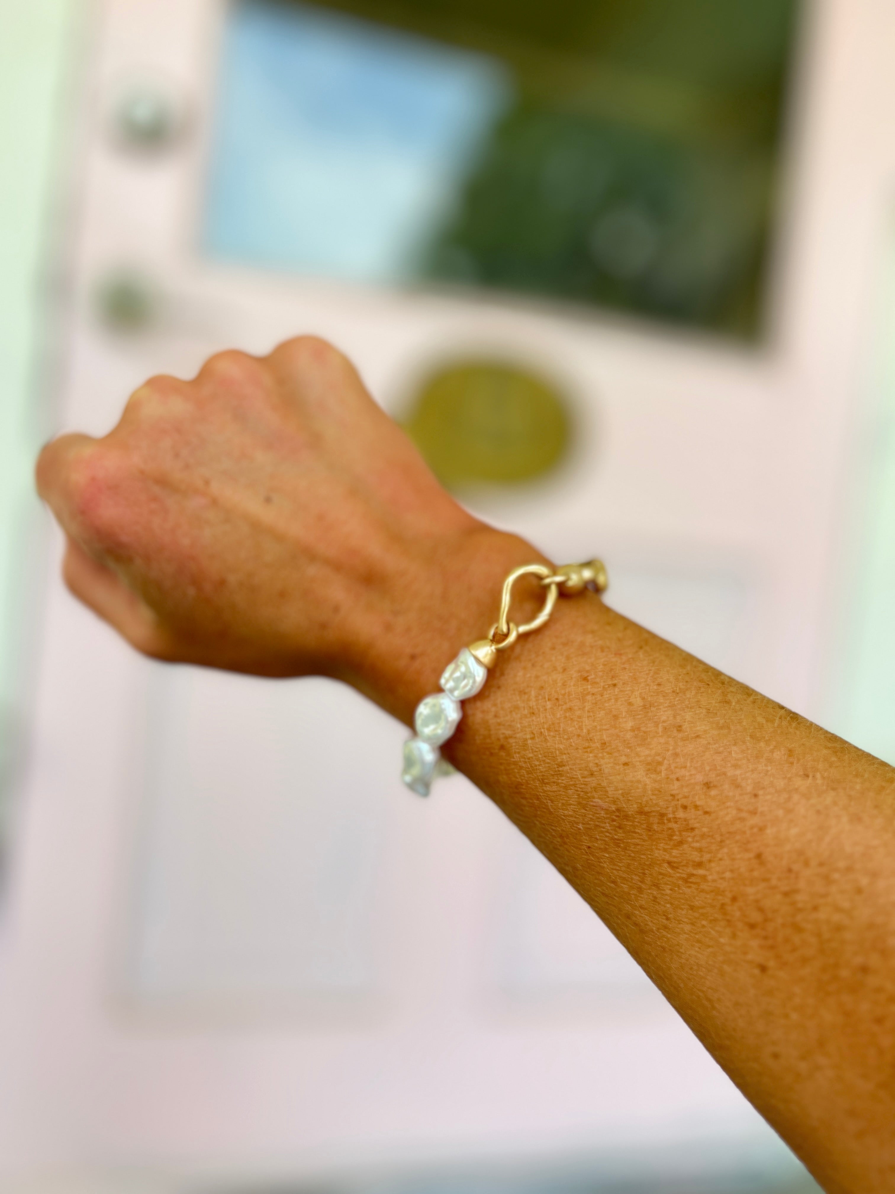 Pearl and Metal Bracelet