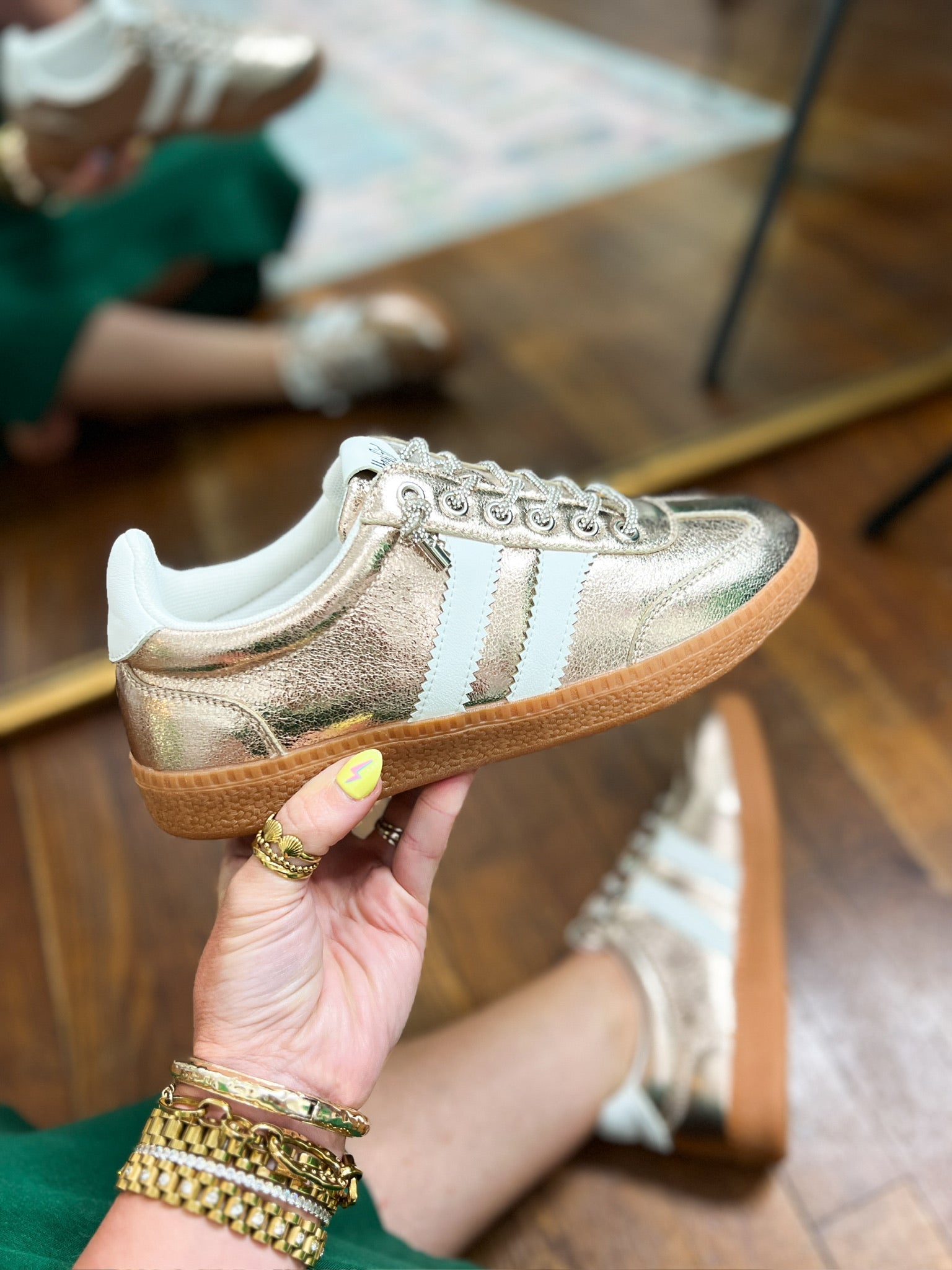 Corkys | Heads Up - Gold Metallic