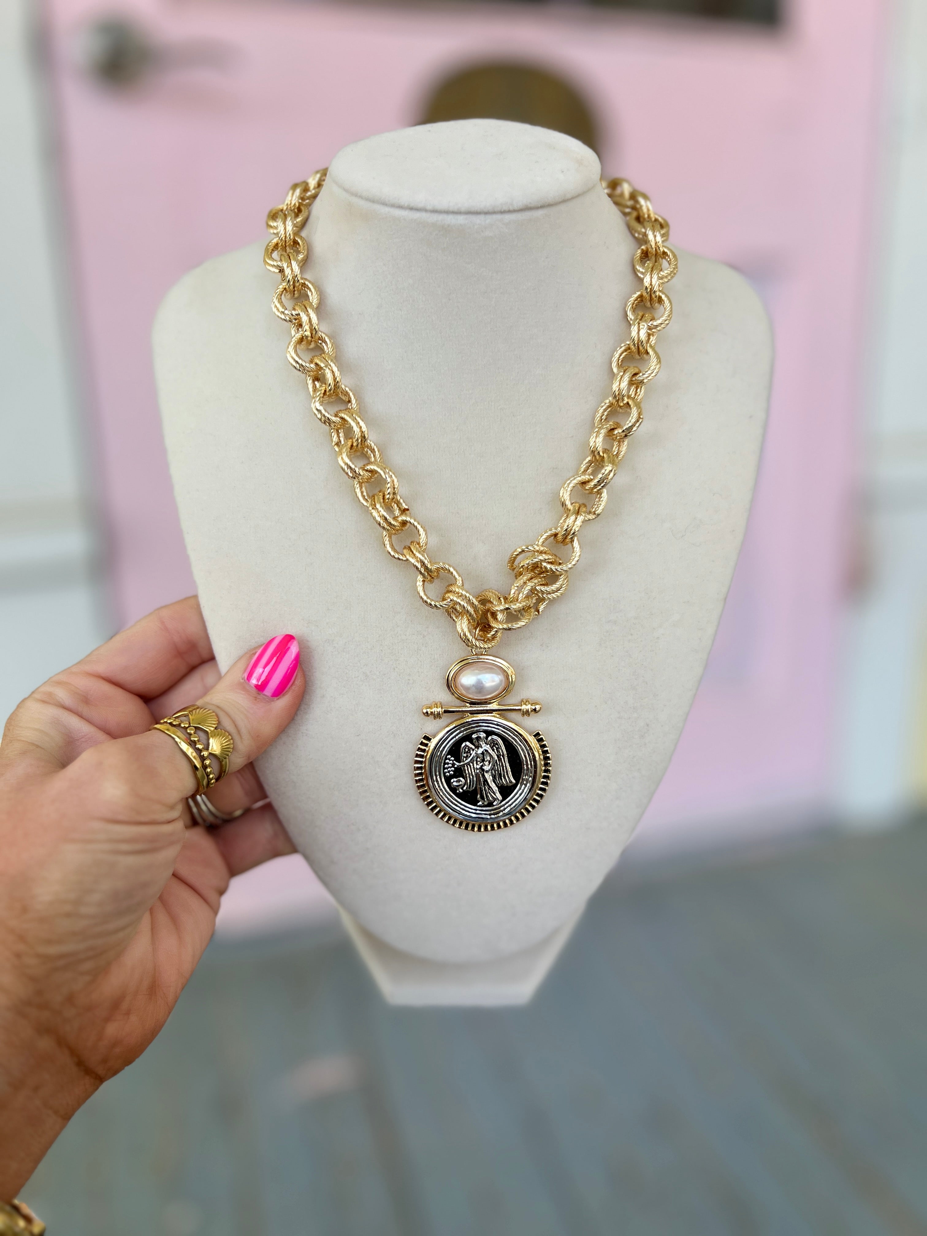 Disc Pendant Necklace