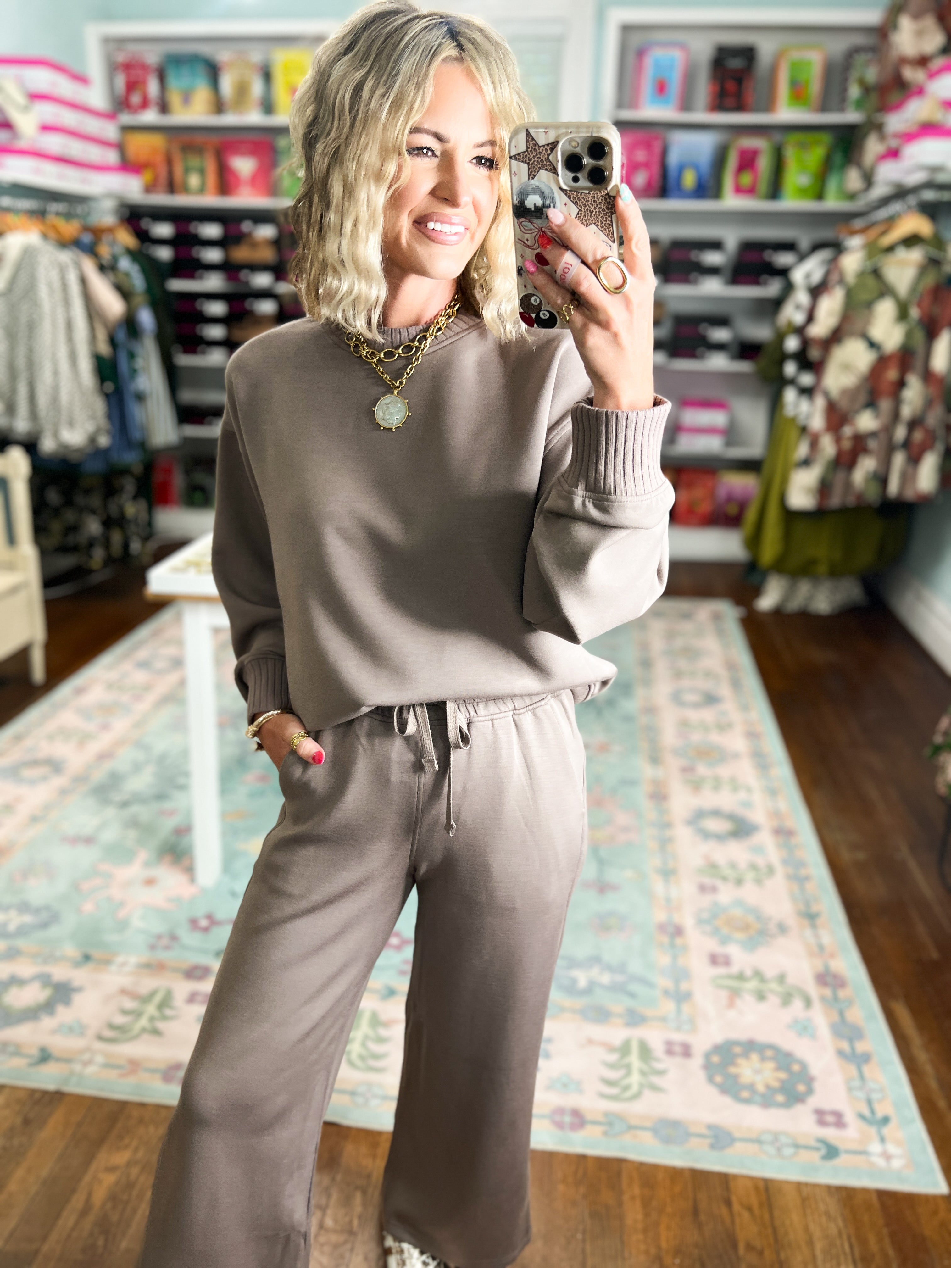 Effortless Fit Luxe Crew Neck TOP - Mocha