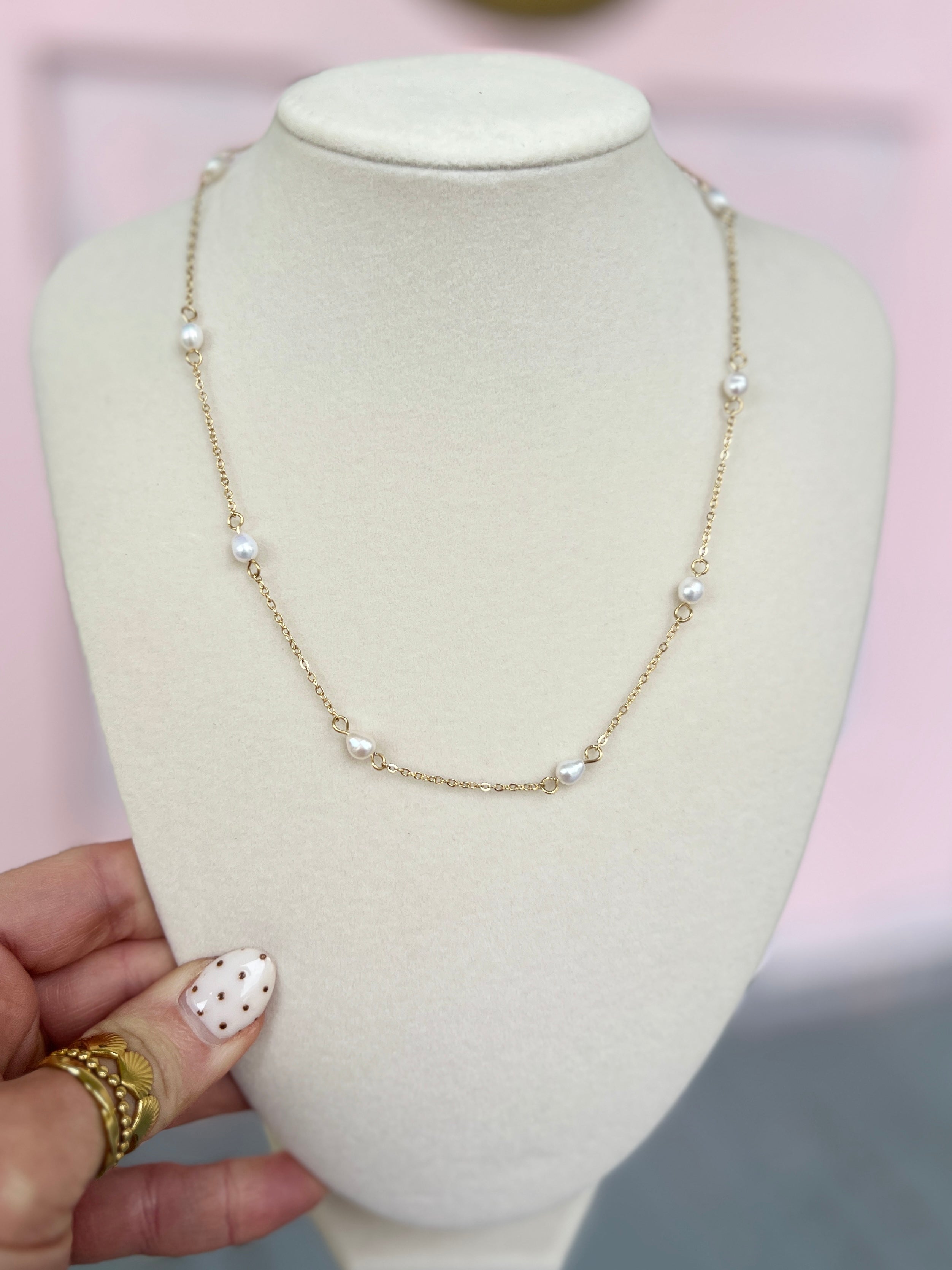 Clara Dainty Necklace