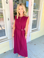 Effortlessly Delightful Midi Dress - Burgundy