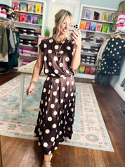 Brown polka-dot pleated midi skirt with waistband
