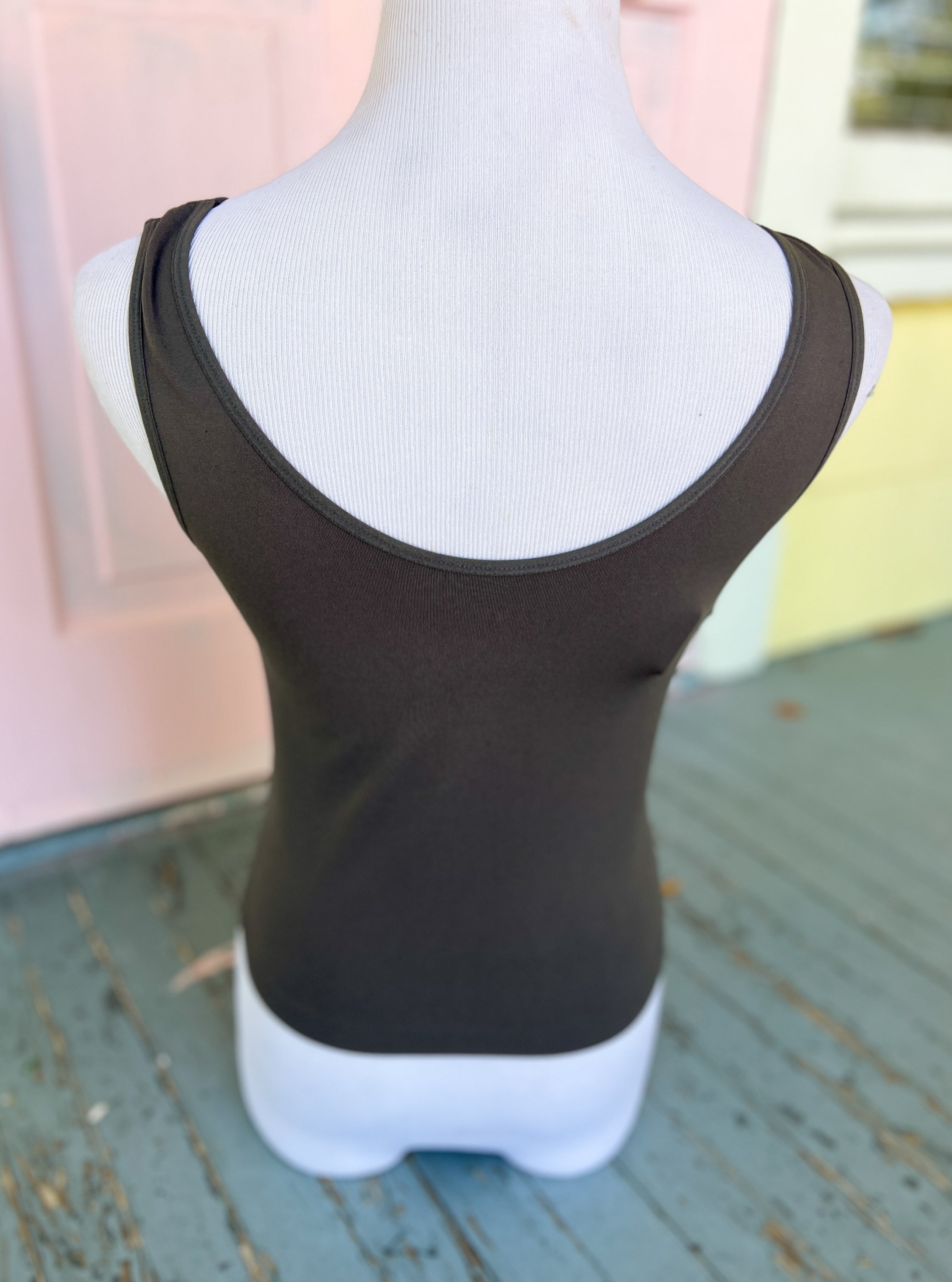 Short-Reversible V Neckline Seamless Tank - Charcoal