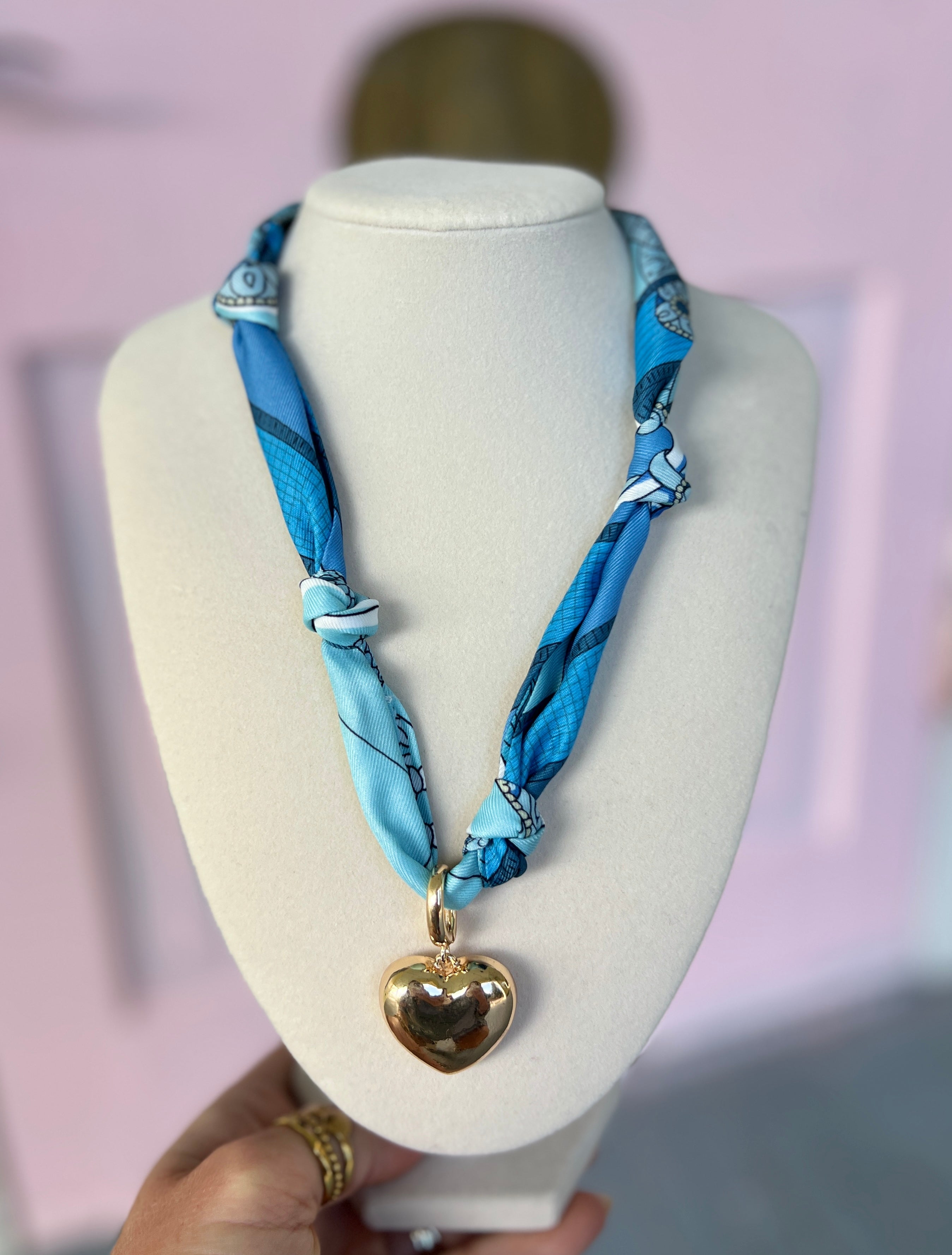 Gabby Puffy Heart Scarf Necklace - Aqua/White