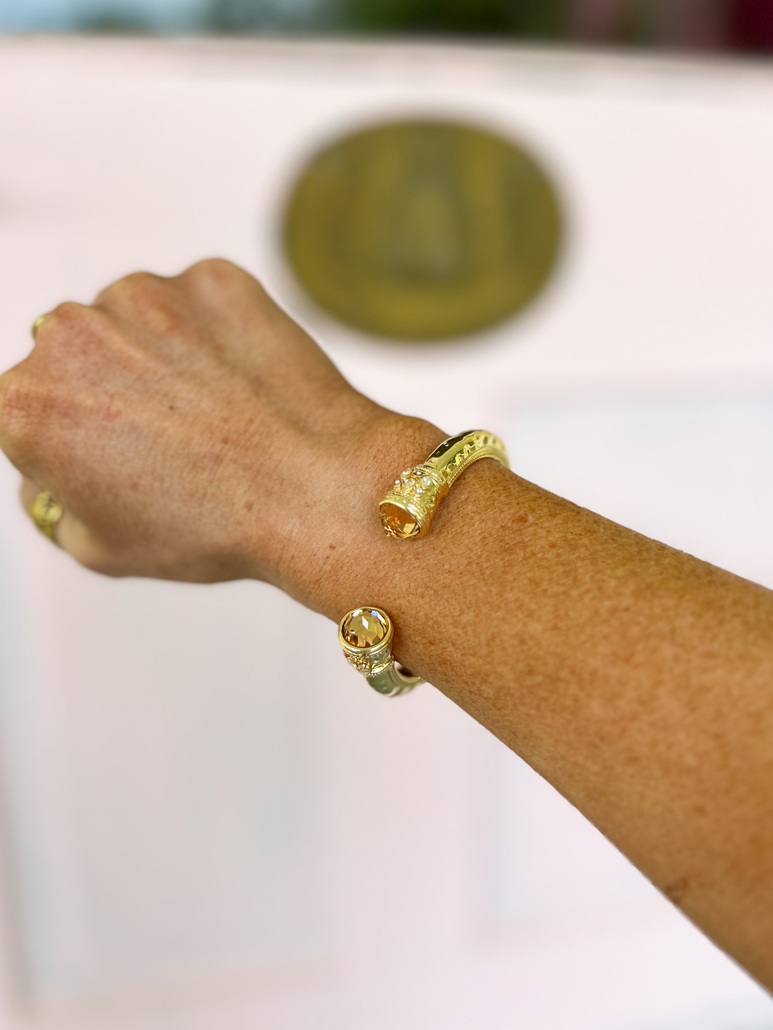 Jewel End Antique Cuff Bracelet-Champagne