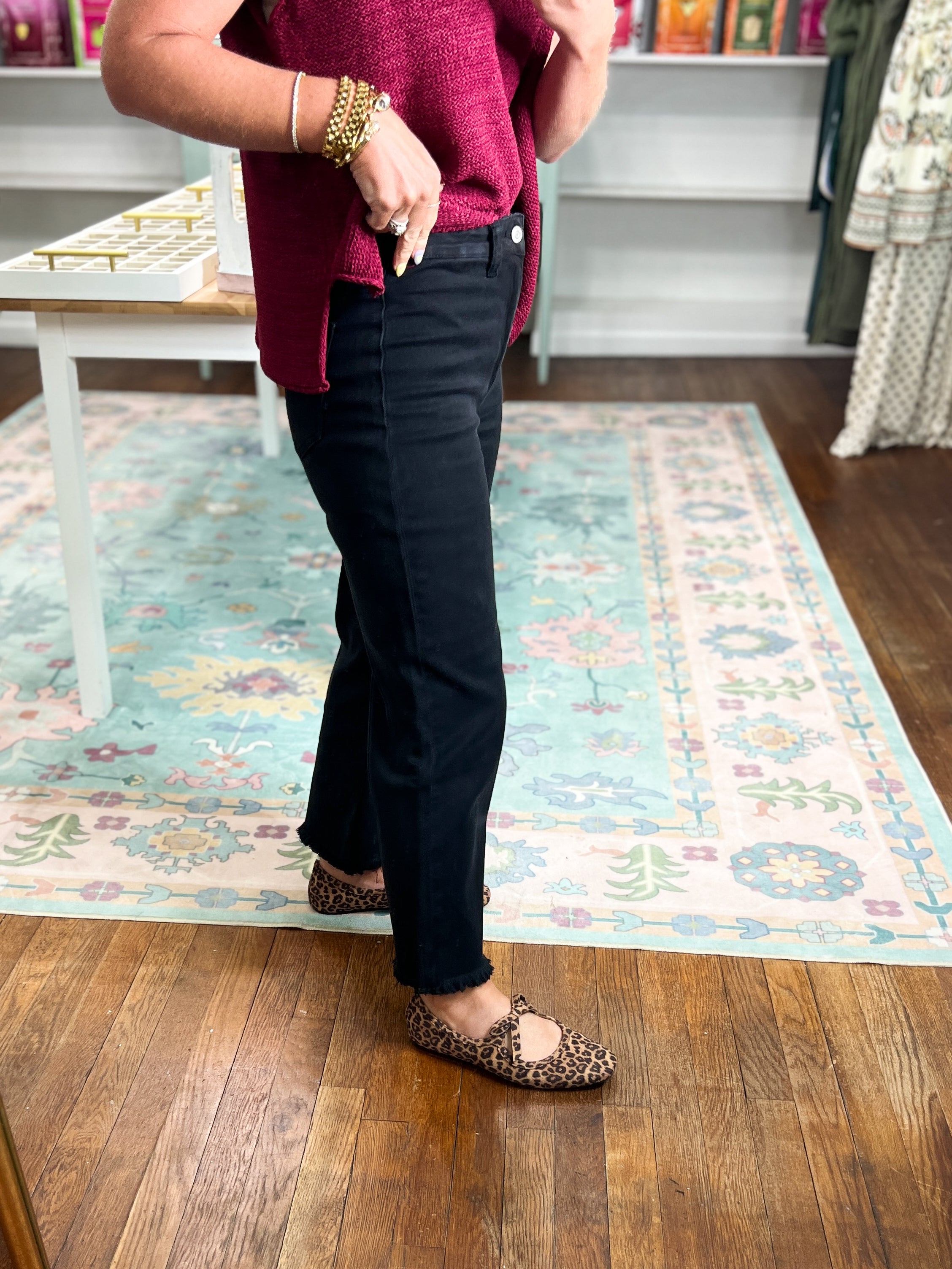 So Delightful Frayed Hem Straight Pants- Black