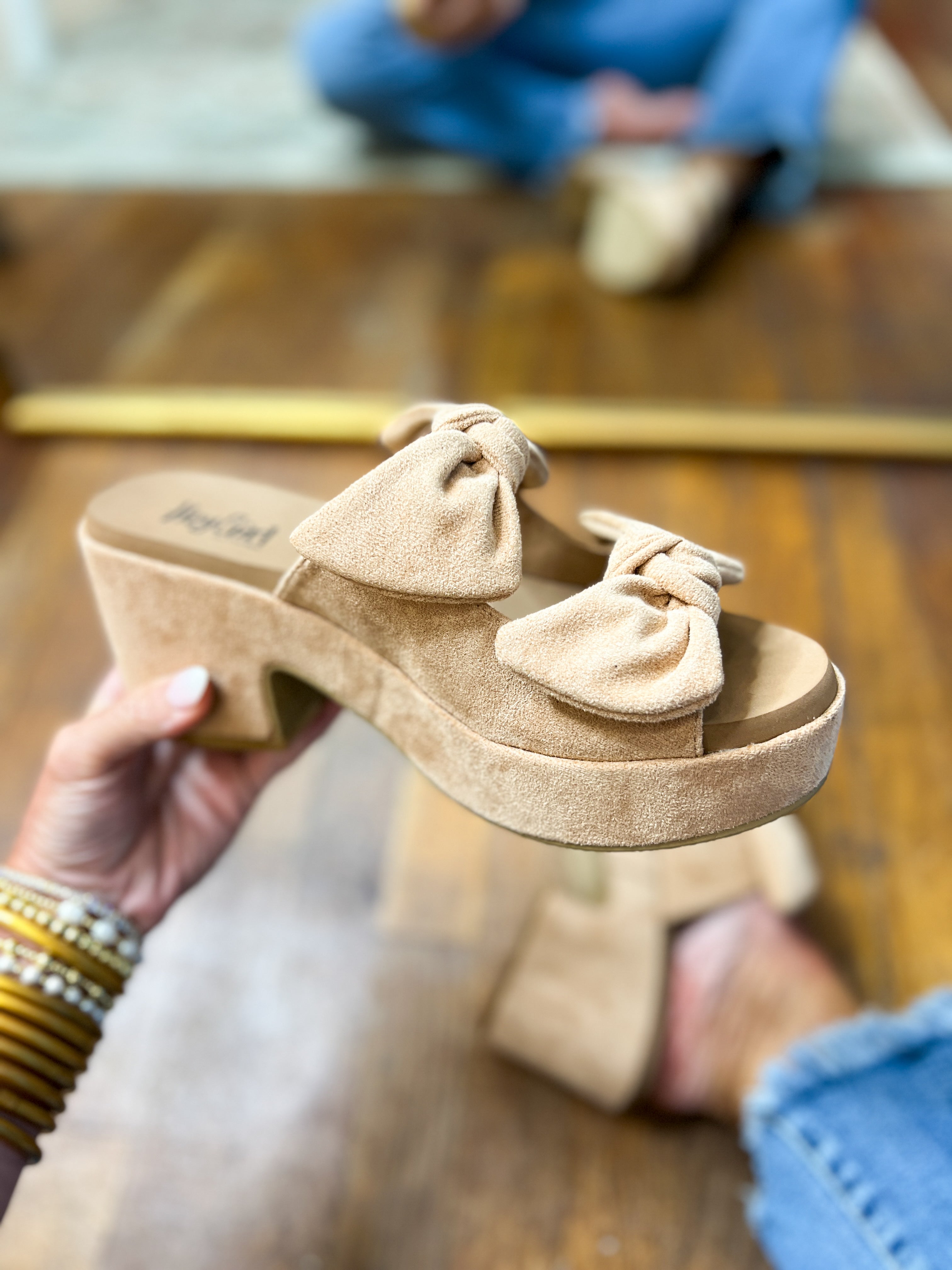 Corkys| Put A Bow On It - Camel