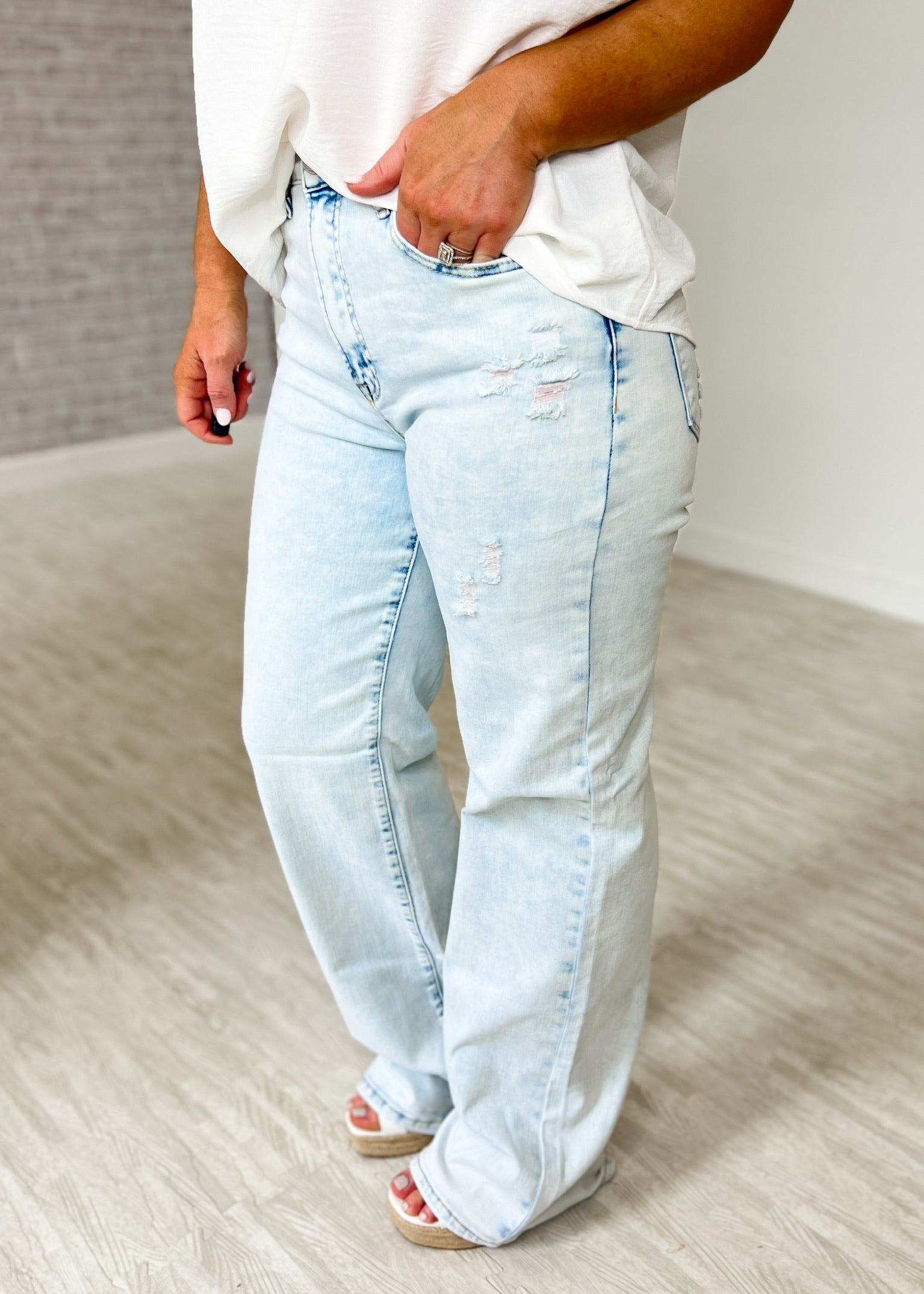 Risen High Rise Wide Leg Jeans