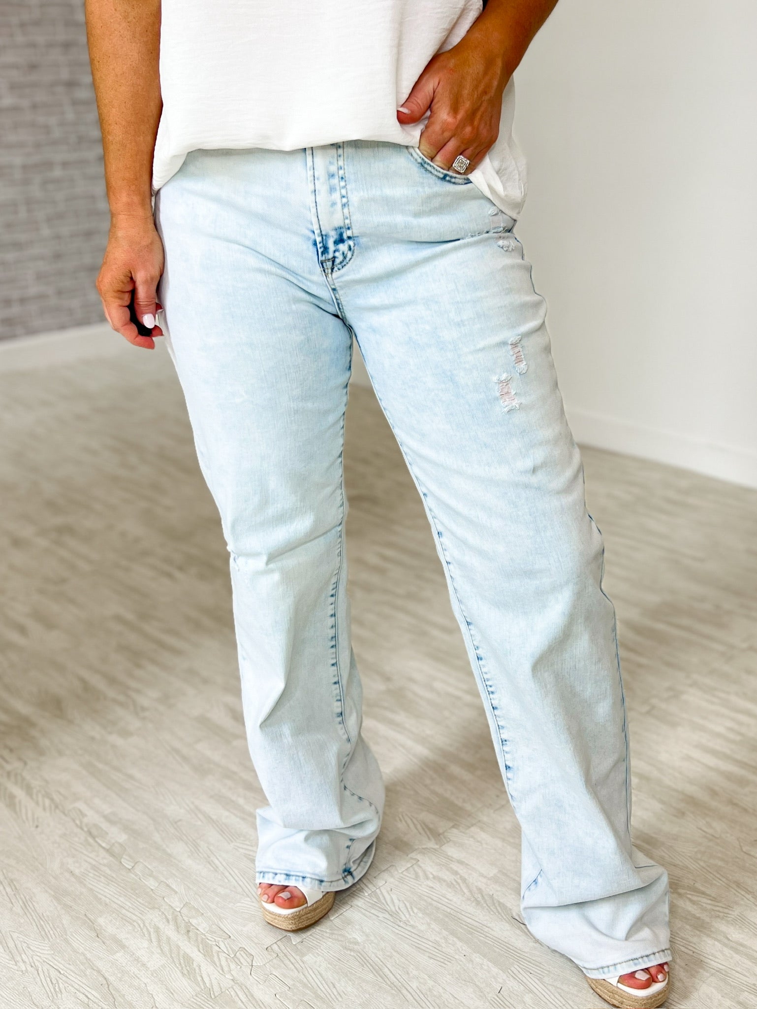 Risen High Rise Wide Leg Jeans