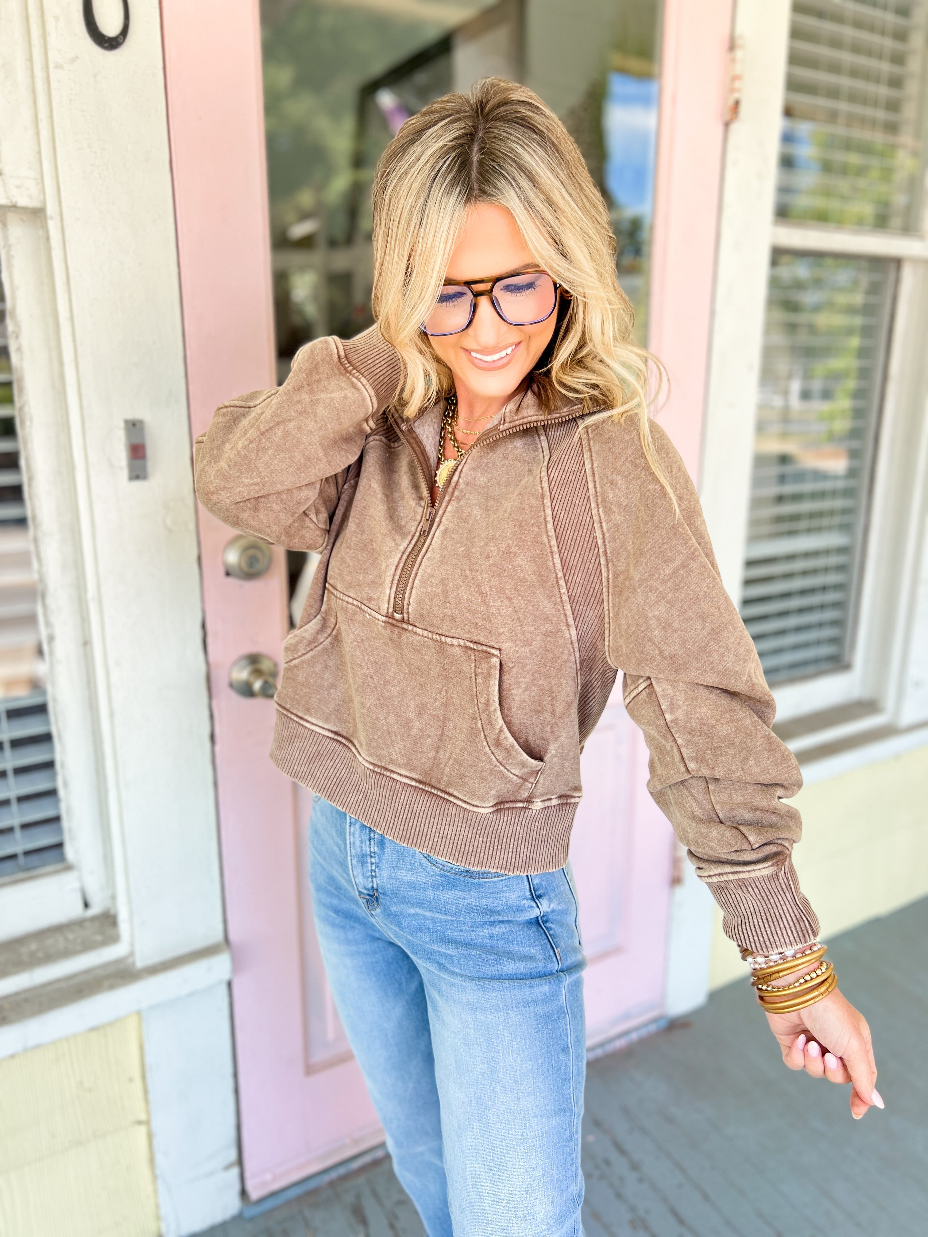 Wondering About the Wind Fleece Pullover - Mocha