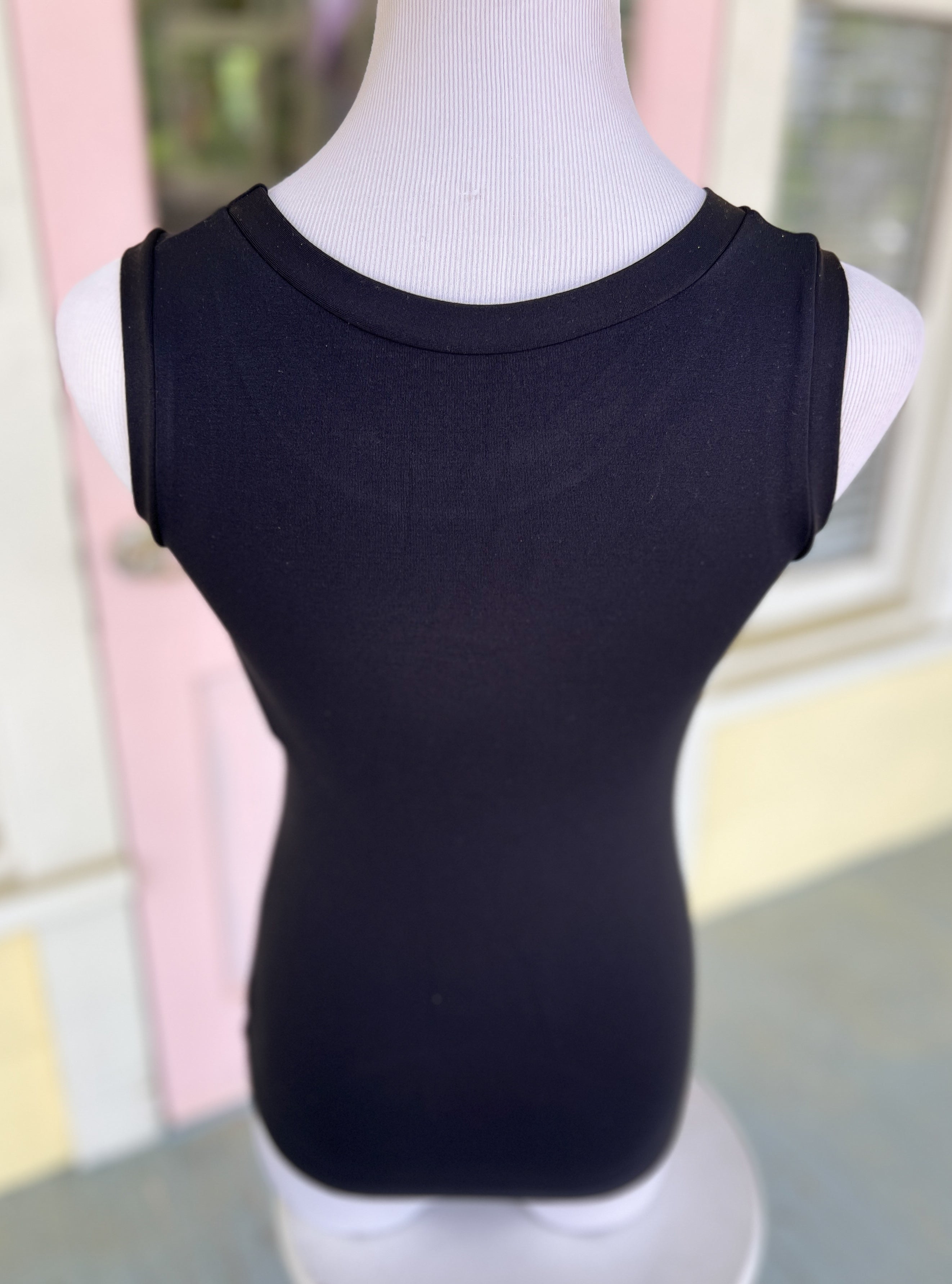 Reversible High-Low Neckline Seamless Tank- Black