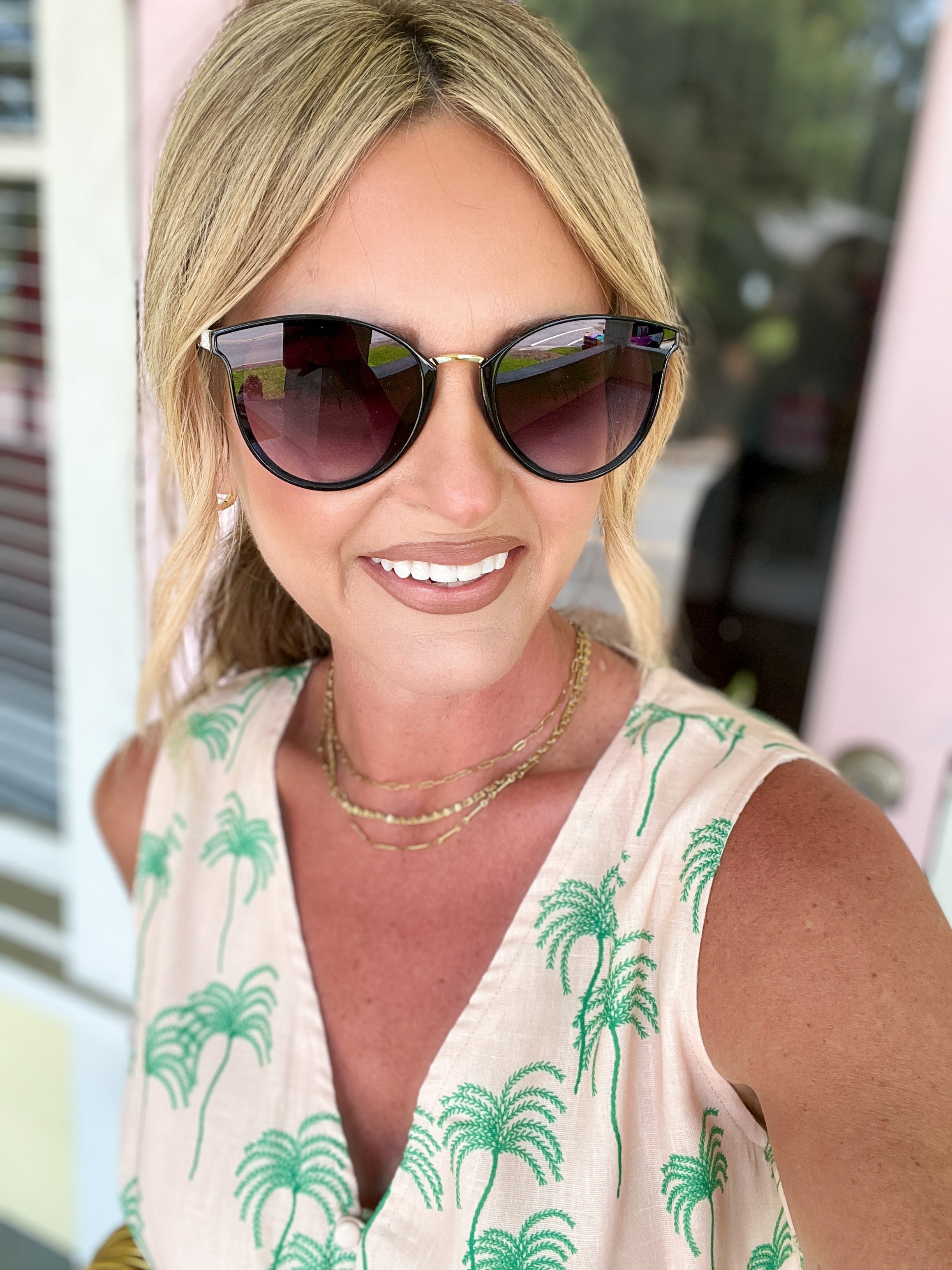 Round Glitter Arm Sunglasses-Black with Black Lens