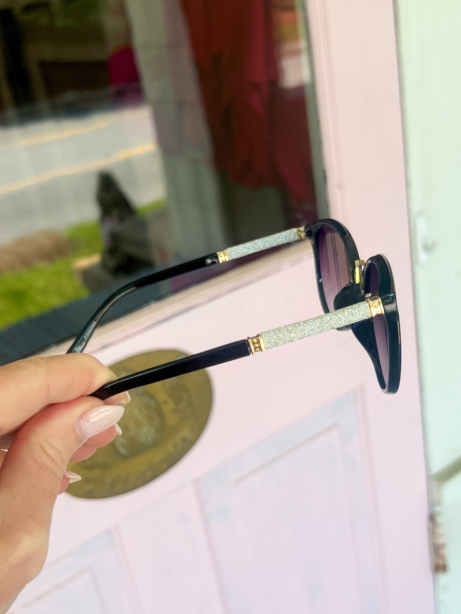 Round Glitter Arm Sunglasses-Black with Black Lens