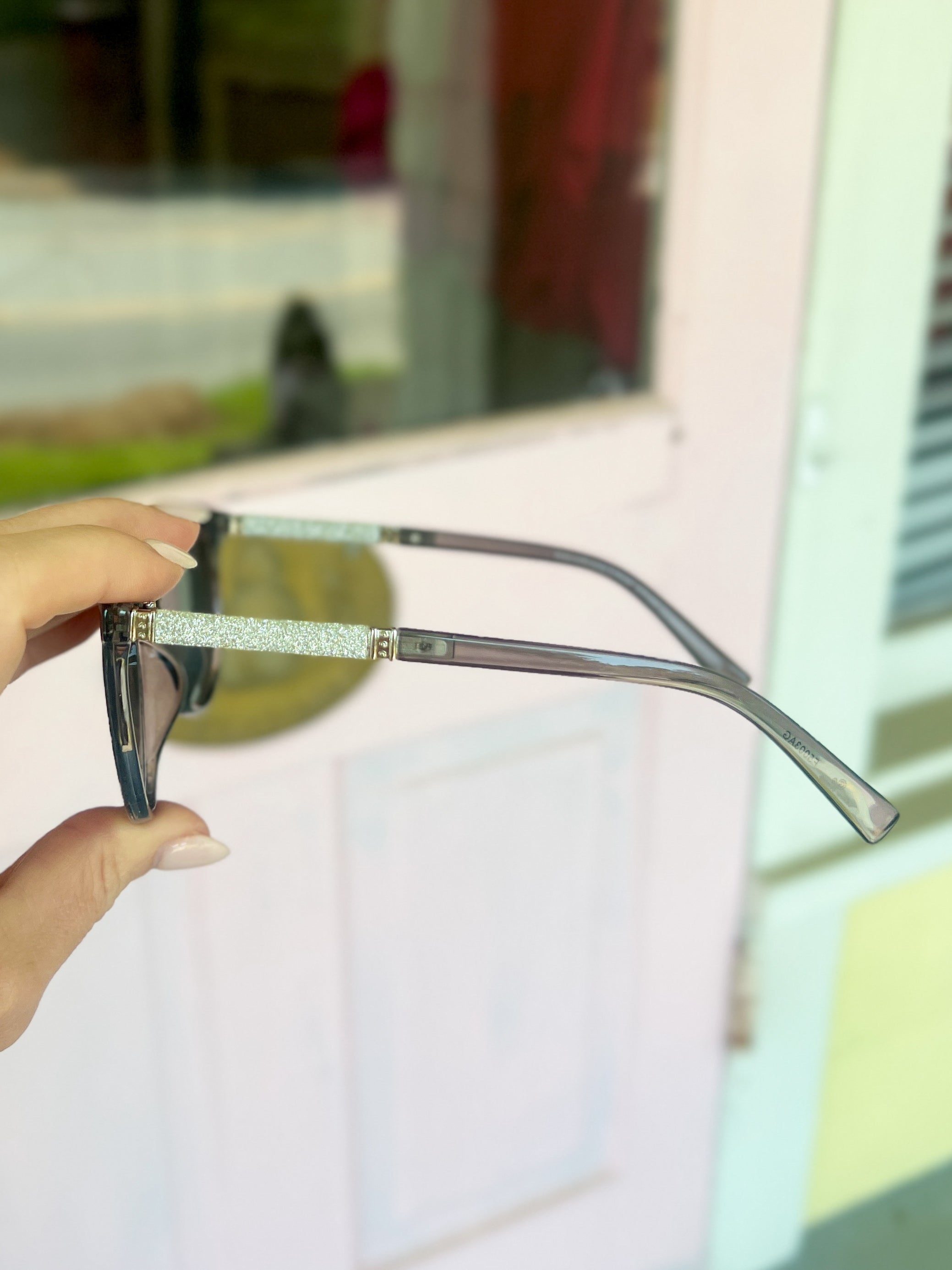 Round Glitter Arm Sunglasses-Black with Silver Lens