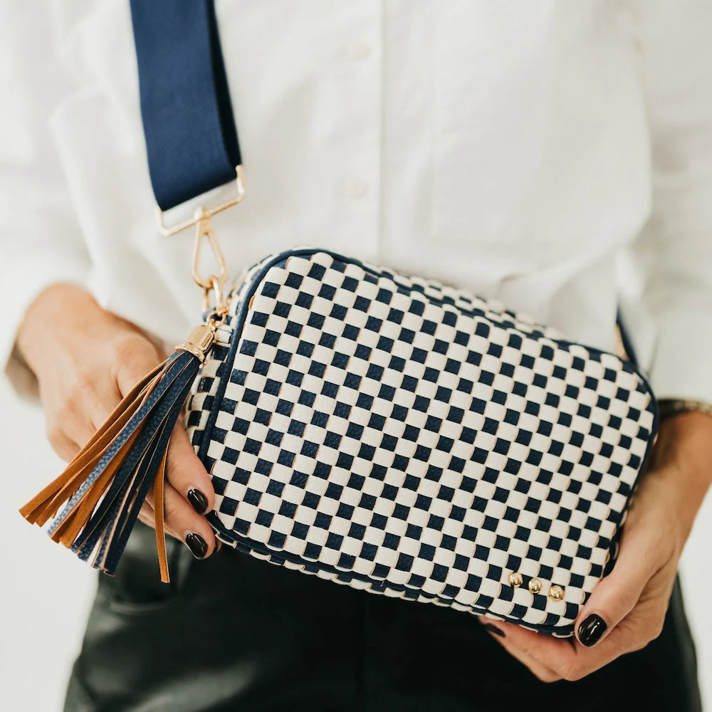 Pretty Simple |Woven Willow Camera Crossbody Bag - Checkered Black